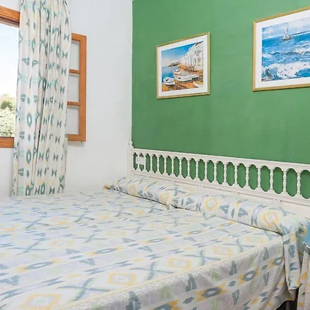 Hibiscus Villa *